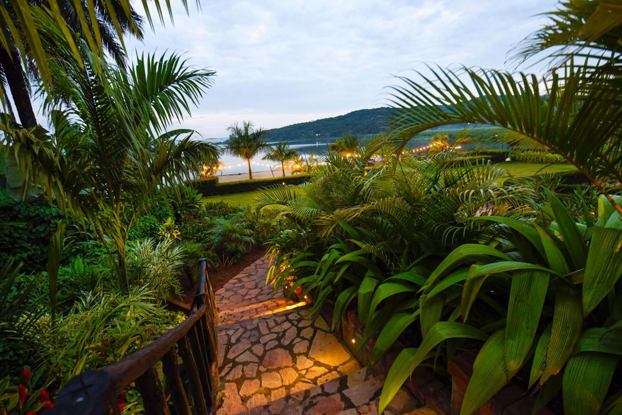 Divine Resort & Spa Kampala Exterior photo
